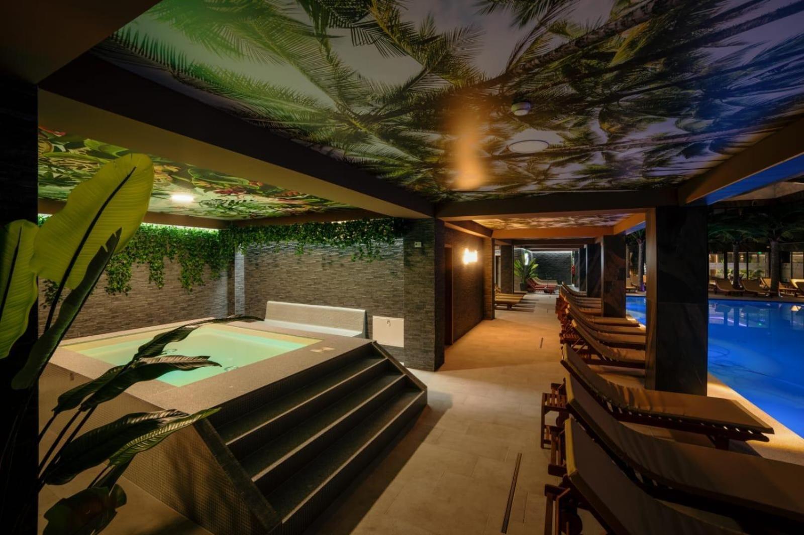 Hotel Nordic Twins & Wellness Radauti Exterior photo