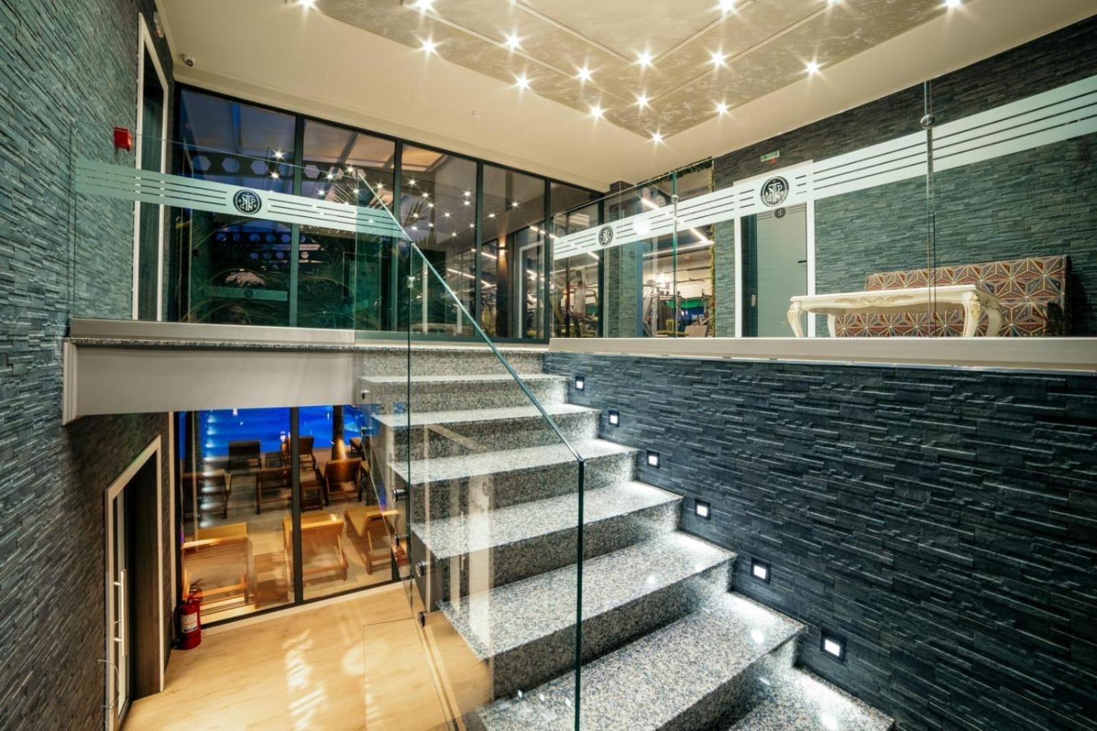 Hotel Nordic Twins & Wellness Radauti Exterior photo
