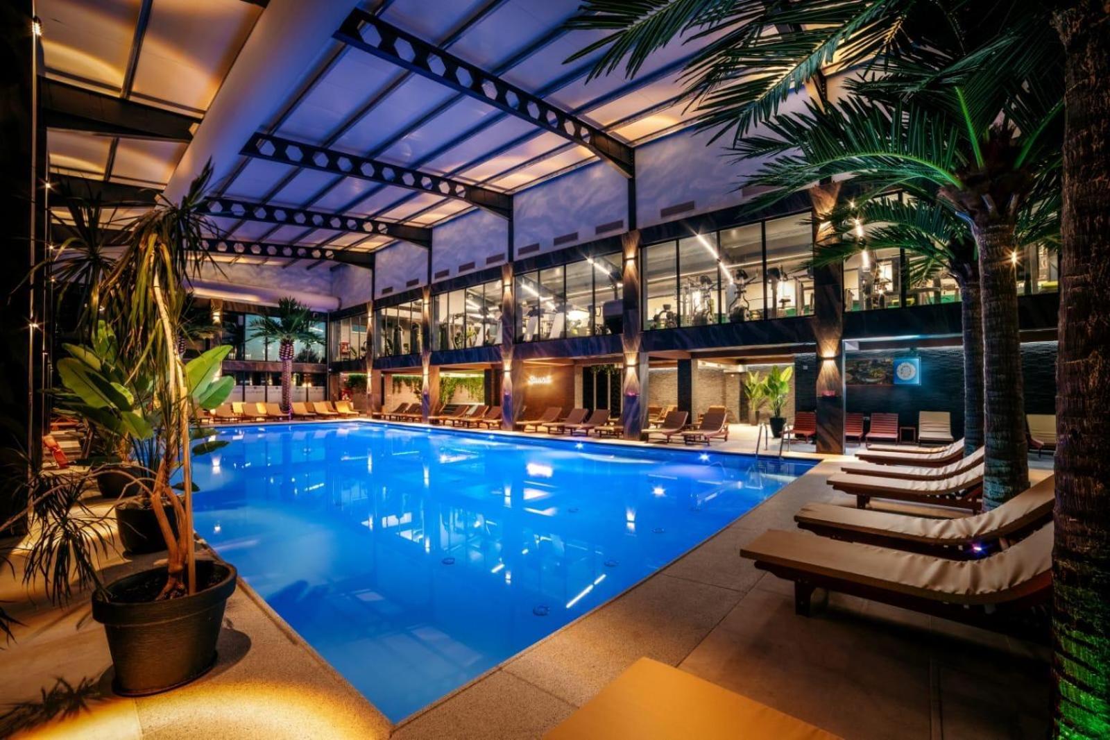 Hotel Nordic Twins & Wellness Radauti Exterior photo